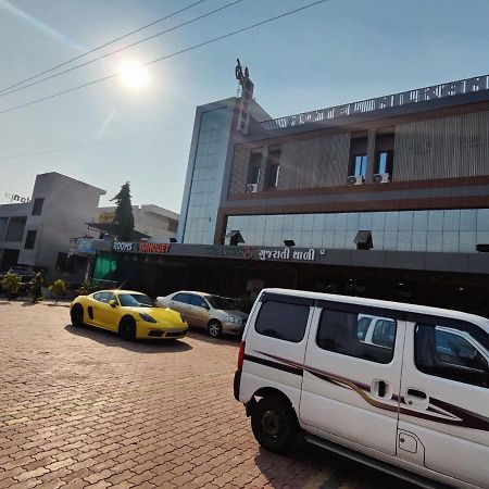 Navsari Hotel Nilkanth المظهر الخارجي الصورة