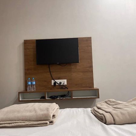 Navsari Hotel Nilkanth المظهر الخارجي الصورة