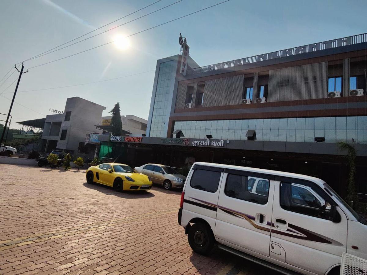 Navsari Hotel Nilkanth المظهر الخارجي الصورة
