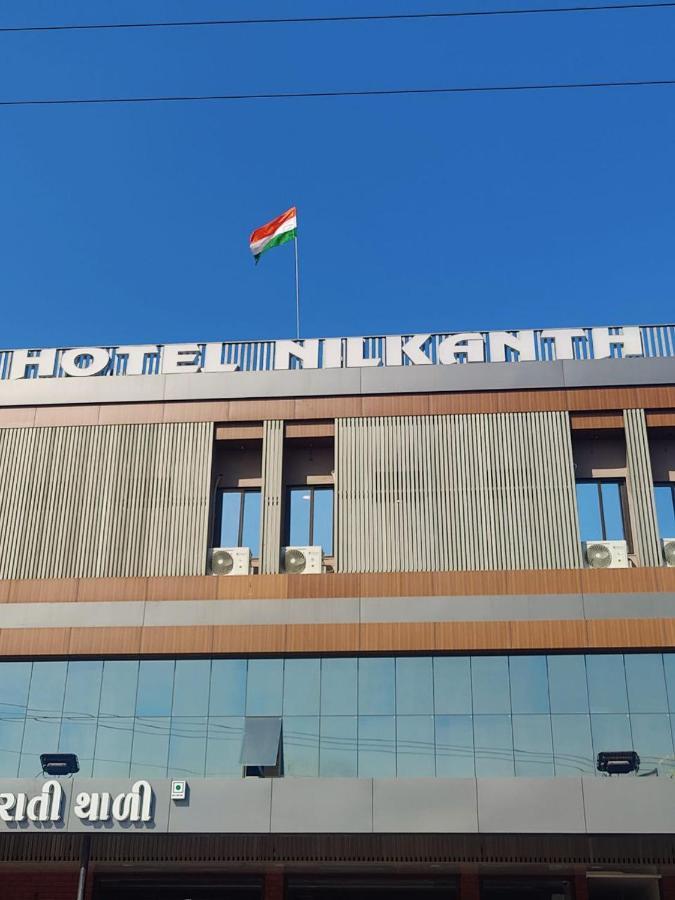 Navsari Hotel Nilkanth المظهر الخارجي الصورة