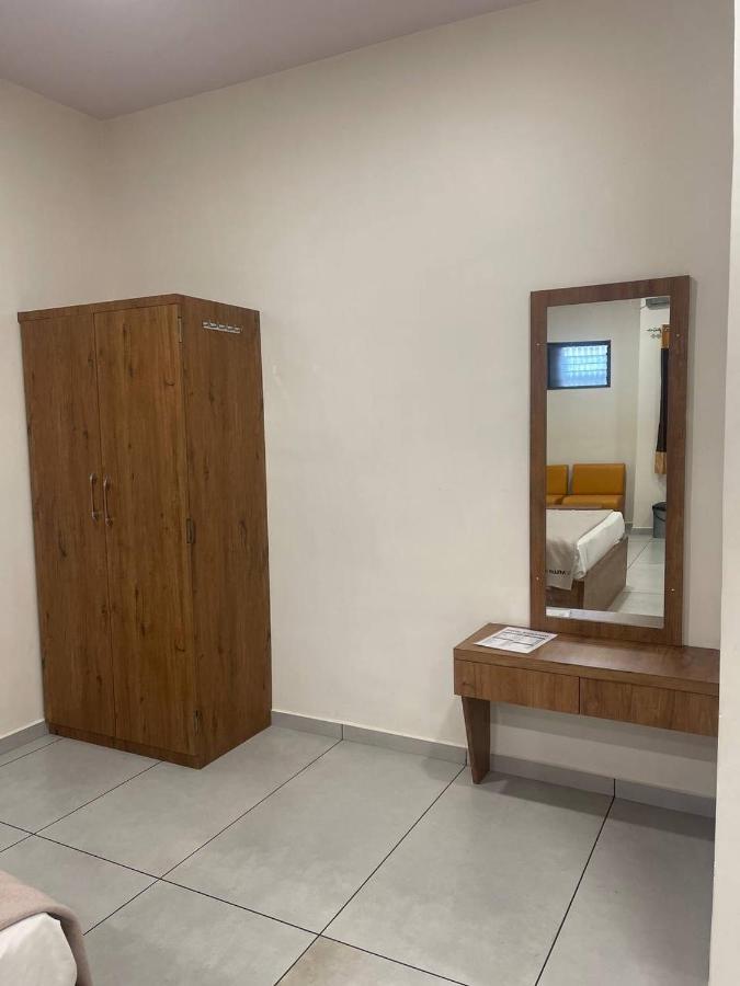 Navsari Hotel Nilkanth المظهر الخارجي الصورة